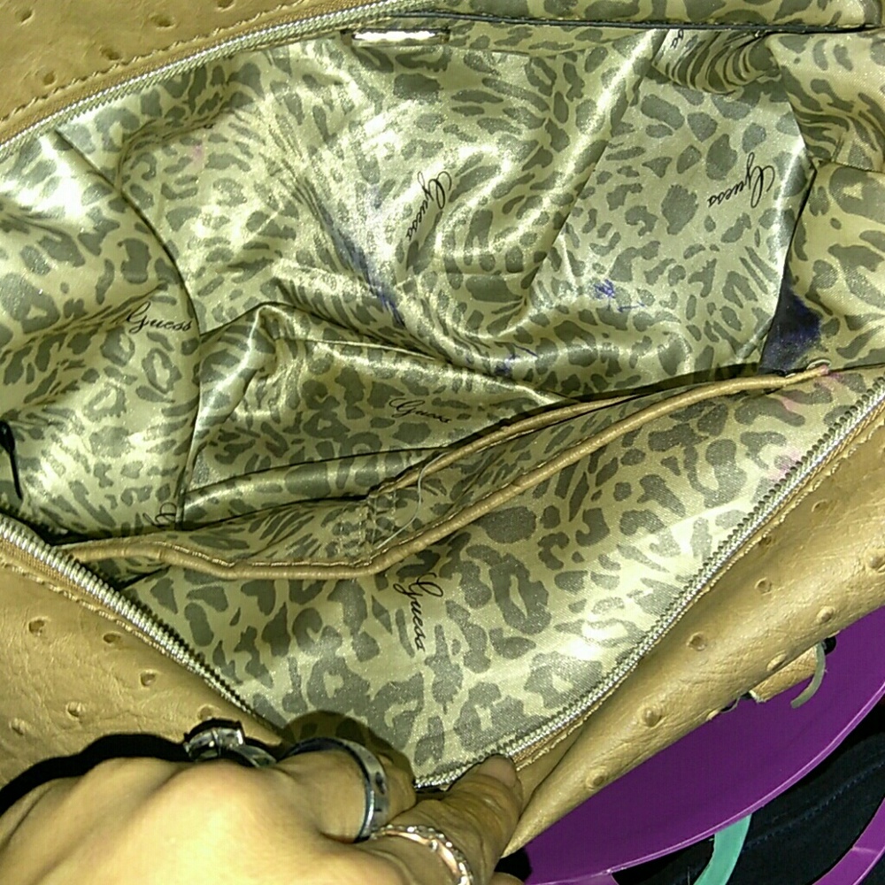 Guess Handbag - Picture 2 of 7